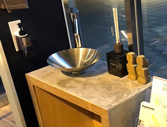 コンパクトな造作洗面台