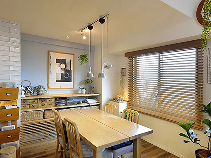 見せる収納と隠す収納、素材や色・質感にもこだわってオシャレな収納になりました。