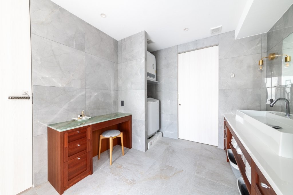 造作家具<br />
・化粧台（Powder Room）<br />
<br />
